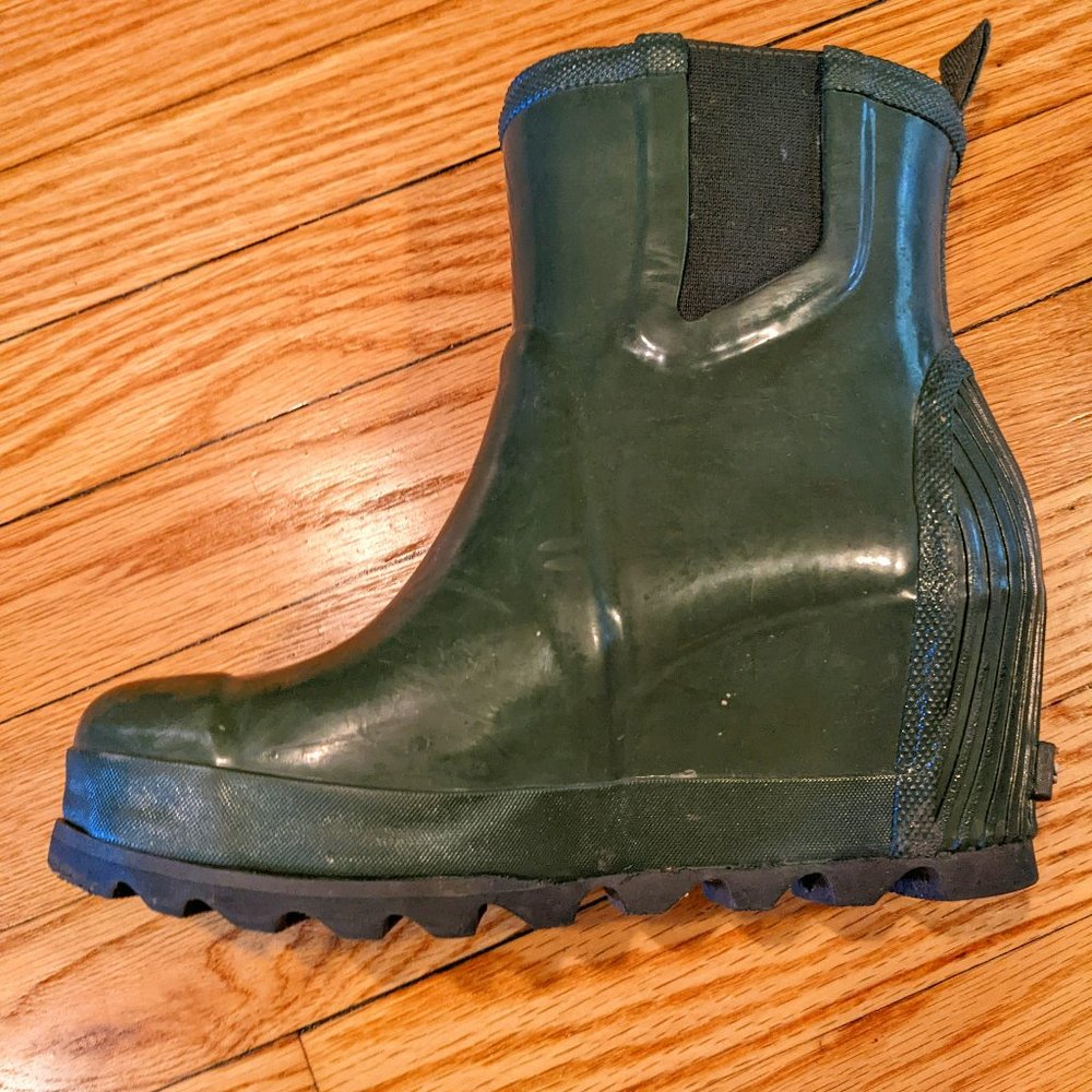 Sorel rain wedge, women's 7.5 US, hunter green